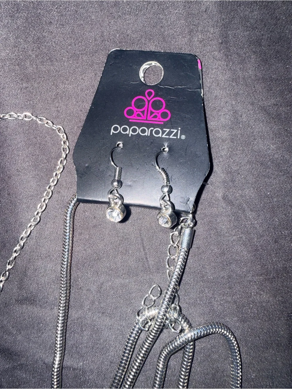 Necklace bundle and pair of earrings